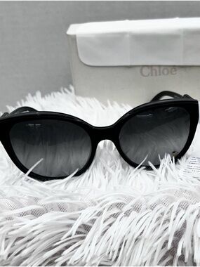 Chloe CL2180 001 Oversized Sunglasses Black Gradient Lens Full Set